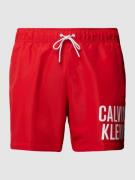 Calvin Klein Underwear Plus PLUS SIZE Badehose mit Label-Print in Rot,...