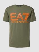 EA7 Emporio Armani T-Shirt mit Label-Print in Oliv, Größe S