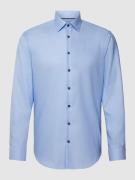 Christian Berg Men Regular Fit Business-Hemd mit Kentkragen in Bleu, G...