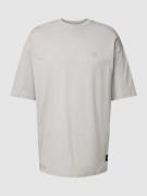 ELIAS RUMELIS T-Shirt mit Statement-Patch Modell 'Iggy' in Hellgrau, G...