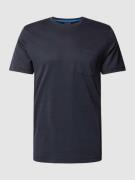 Christian Berg Men T-Shirt mit aufgesetzter Brusttasche in Marine, Grö...
