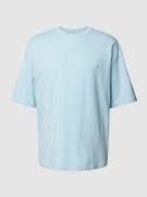 REVIEW Oversized T-Shirt mit Label-Print in Eisblau, Größe M