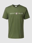 Gant T-Shirt mit Label-Print in Oliv, Größe S