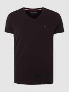 Tommy Hilfiger Slim Fit T-Shirt mit V-Ausschnitt in Black, Größe S