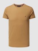 Tommy Hilfiger Slim Fit T-Shirt mit Logo-Stitching in Camel, Größe XXL