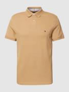 Tommy Hilfiger Poloshirt mit Label-Stitching in Khaki, Größe S