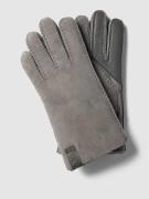 UGG Handschuhe aus Lammfell mit Label-Patch in Mittelgrau, Größe M