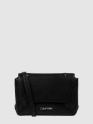 CK Calvin Klein Crossbody Bag in Leder-Optik in Black, Größe One Size