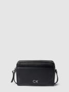 CK Calvin Klein Handtasche mit Logo-Applikation in Black, Größe One Si...