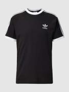 adidas Originals T-Shirt mit Galonstreifen in Black, Größe S