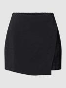 Vero Moda Shorts mit Layer-Optik Modell 'QUEENY' in Black, Größe XS