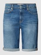 Calvin Klein Jeans Slim Fit Jeansshorts mit Label-Detail in Blau, Größ...