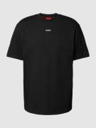 HUGO T-Shirt mit regulärem Schnitt und Label-Print in Black, Größe M