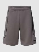 REVIEW Shorts mit elastischem Bund in Dunkelgrau, Größe S