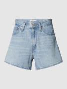 Levi's® Mom Fit Jeansshorts mit Knopf- und Reißverschluss in Hellblau,...