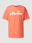 Ellesse T-Shirt mit Label-Print in Koralle, Größe S