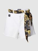 Versace Jeans Couture Shorts mit Label-Patch in Weiss, Größe 28