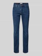 Brax Straight Fit Jeans mit Label-Patch Modell 'CHUCK' in Dunkelblau, ...
