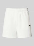 Lacoste Regular Fit Shorts mit elastischem Bund in Offwhite, Größe M