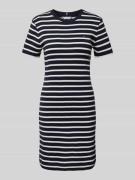 Tommy Hilfiger Slim Fit T-Shirt-Kleid mit Streifenmuster in Dunkelblau...