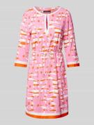Marc Cain Knielanges Kleid mit Allover-Muster in Pink, Größe 34