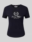 Tommy Hilfiger Slim Fit T-Shirt mit Label-Stitching in Dunkelblau, Grö...