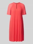 comma Knielanges Kleid aus Viskose mit Schlüsselloch-Ausschnitt in Rot...