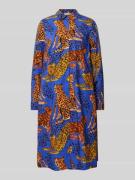 Christian Berg Woman Knielanges Hemdblusenkleid mit Animal-Print in Ro...