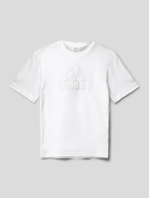 ADIDAS SPORTSWEAR T-Shirt mit Label-Detail in Weiss, Größe 152