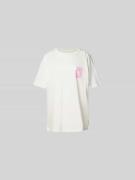 OH APRIL T-Shirt mit Label-Print in Weiss, Größe L