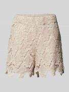 YAS High Waist Shorts mit Häkelspitze Modell 'NAJAARAQ' in Beige, Größ...