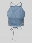 Calvin Klein Jeans Crop Top mit Label-Patch in Jeansblau, Größe S