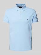 Tommy Hilfiger Slim Fit Poloshirt mit Logo-Stitching in Hellblau, Größ...