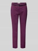 Christian Berg Woman Slim Fit Hose mit Gürtel in Aubergine, Größe 38