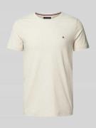 Tommy Hilfiger T-Shirt mit Label-Stitching in Offwhite, Größe XL