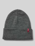 Levi's® Beanie mit Label-Patch Modell 'SLOUCHY RED TAB' in Hellgrau Me...