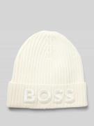 BOSS Beanie mit Label-Stitching Modell 'Lara' in Ecru, Größe 1