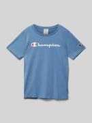 CHAMPION T-Shirt mit Label-Print in Rauchblau, Größe 128