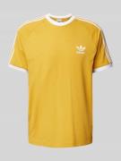 adidas Originals T-Shirt mit geripptem Rundhalsausschnitt in Gelb, Grö...