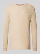 Tommy Jeans Regular Fit Longsleeve mit Label-Stitching in Beige, Größe...