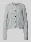 Vero Moda Regular Fit Strickjacke mit Wollanteil und Knopfleiste Model...