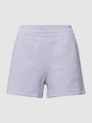 Jake*s Casual Bermudashorts mit kontrastiver Tasche am Gesäß in Violet...