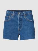 Levi's® Jeansshorts mit Label-Patch aus Leder in Jeansblau, Größe 26