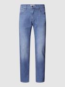 Brax Regular Fit Jeans mit Label-Patch Modell 'Cadiz' in Hellblau, Grö...