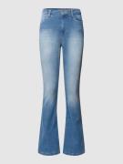 Blue Fire Jeans Flared Cut Jeans mit Label-Patch in Hellblau, Größe 31...