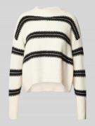 Vero Moda Regular Fit Pullover mit Streifenmuster Modell 'DAZZLE' in B...