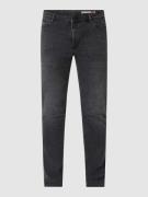 REVIEW Skinny Fit Jeans mit Label-Patch in Black, Größe 28/30