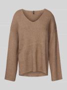 Only Relaxed Fit Strickpullover mit Viskose und hohen Seitenschlitzen ...