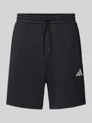 ADIDAS SPORTSWEAR Sweatshorts mit Viskose-Anteil und Label-Print in Bl...