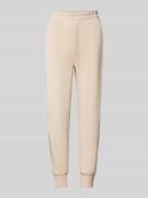 Guess Regular Fit Sweatpants mit Strassstein-Galonstreifen in Ecru, Gr...